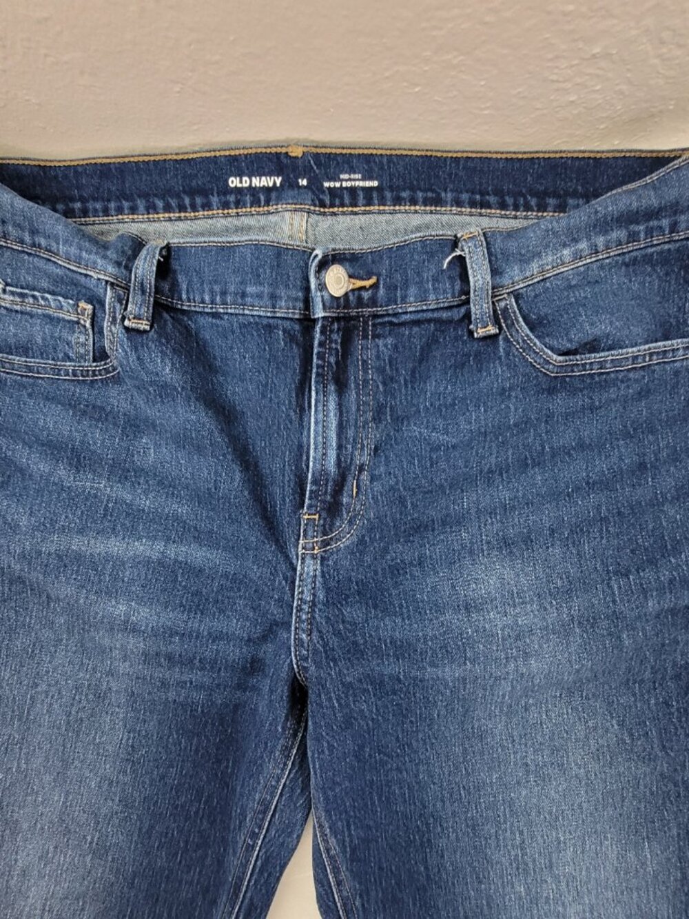 Old Navy Jeans Womens 14 x 31 Blue Medium Wash Stretch WOW Boyfriend Mid Rise - Picture 6 of 12